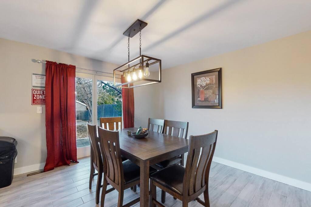 סנטניאל Large Remodeled Home With 5 Bedrooms 4 King Bed מראה חיצוני תמונה